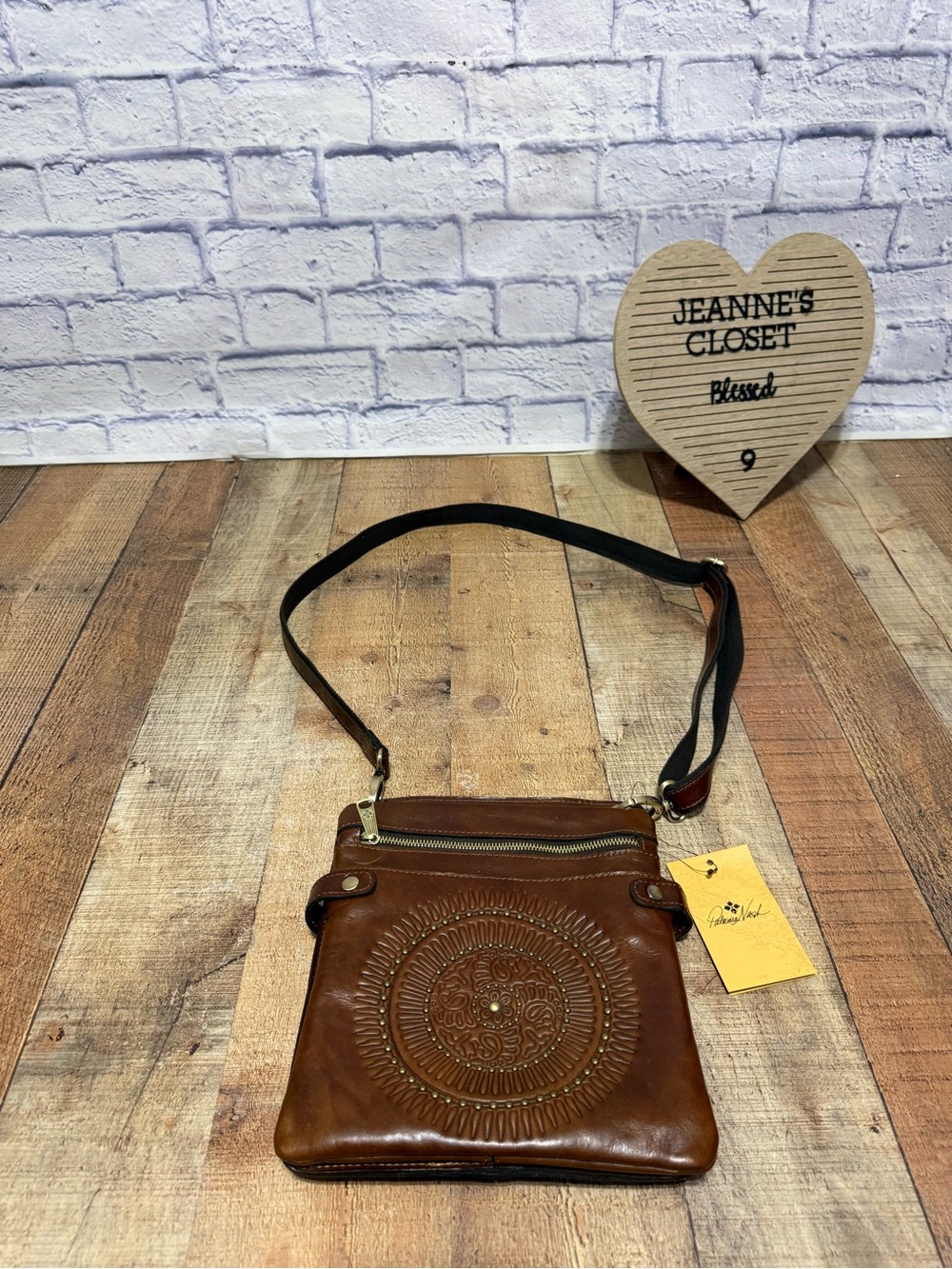 New Patricia Nash Francesca Cognac Leather Embossed Medallion Crossbody Bag Nwt